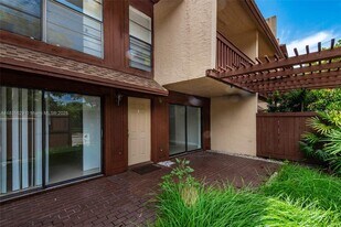 6455 SW 116th Pl, Unit C in Miami, FL - Building Photo