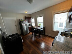 74 Romsey St in Boston, MA - Foto de edificio - Building Photo