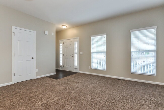 5245 Emerald Spring Dr in Knightdale, NC - Building Photo - Building Photo