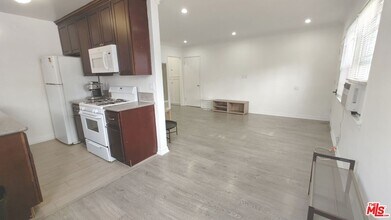10385 W Olympic Blvd in Los Angeles, CA - Building Photo - Building Photo