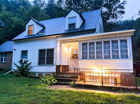 1722 Broadway St N, Unit 4 in Stillwater, MN - Building Photo