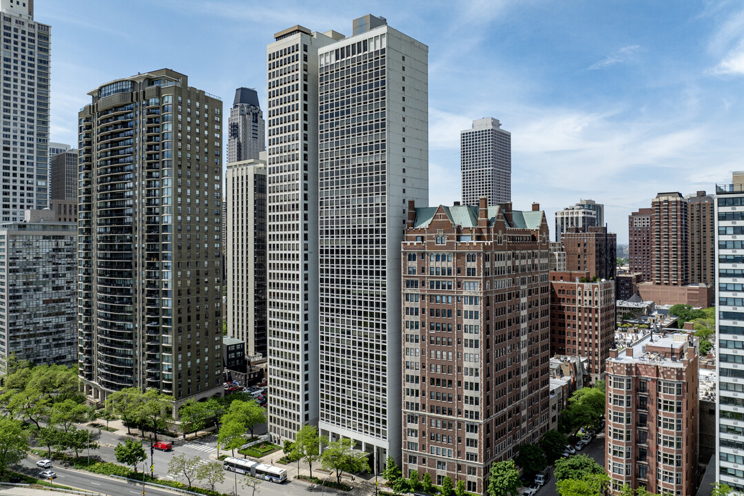 1110 N Lake Shore Dr in Chicago, IL - Foto de edificio