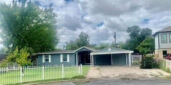 3606 Marsh Ln Pl in Dallas, TX - Building Photo