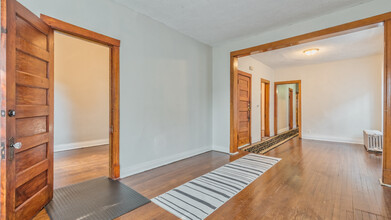 3129 N Christiana Ave in Chicago, IL - Building Photo - Interior Photo