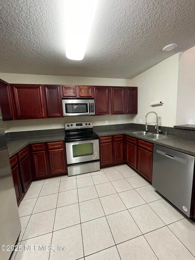 6965 Ortega Woods Dr in Jacksonville, FL - Building Photo - Building Photo