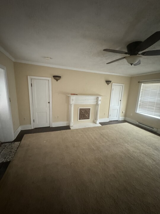 8394 W Main St, Unit 2 in Marshall, VA - Foto de edificio