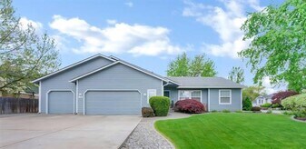 15726 E 23rd Ave in Spokane Valley, WA - Building Photo