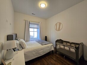 723 W 34th St in Chicago, IL - Building Photo - Building Photo