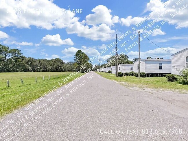 6328 Eugene Acres Ln in Gibsonton, FL - Building Photo - Building Photo