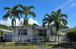 2247 Jackson St in Hollywood, FL - Building Photo
