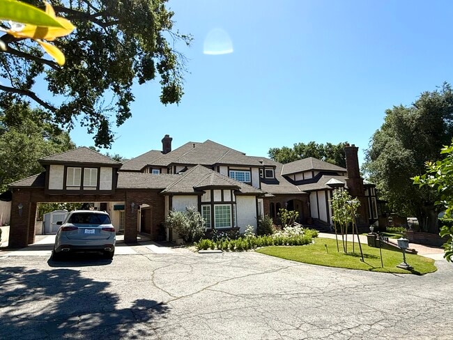 533 E Sierra Madre Ave in Glendora, CA - Building Photo - Building Photo
