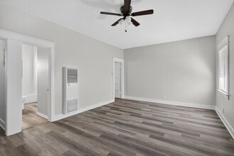 905 Cherry Ave in Long Beach, CA - Building Photo - Building Photo