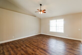 690 Country Walk Ct in Eagle Lake, FL - Building Photo - Building Photo