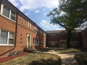 2118 W Berwyn Ave, Unit 1S in Chicago, IL - Building Photo - Building Photo