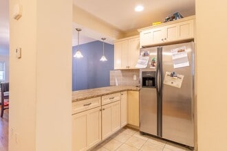 330 Crystal Ave in New London, CT - Building Photo - Building Photo
