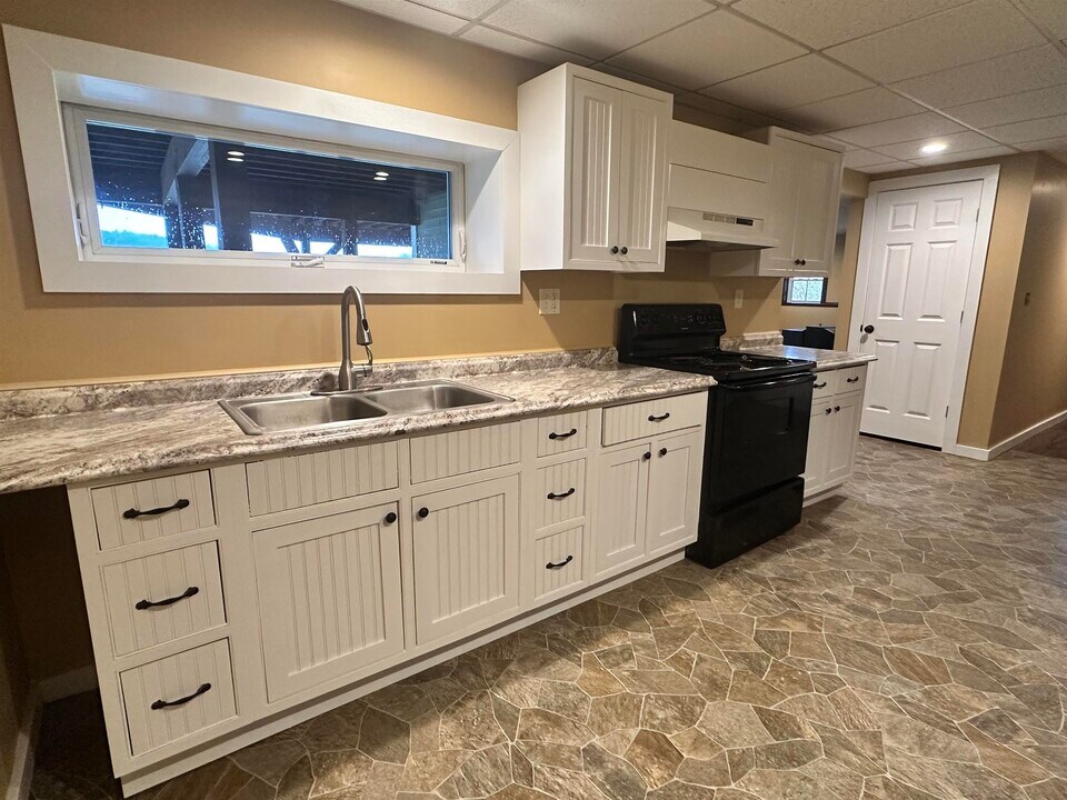 30 Oak Ridge Dr in Marlborough, NH - Building Photo