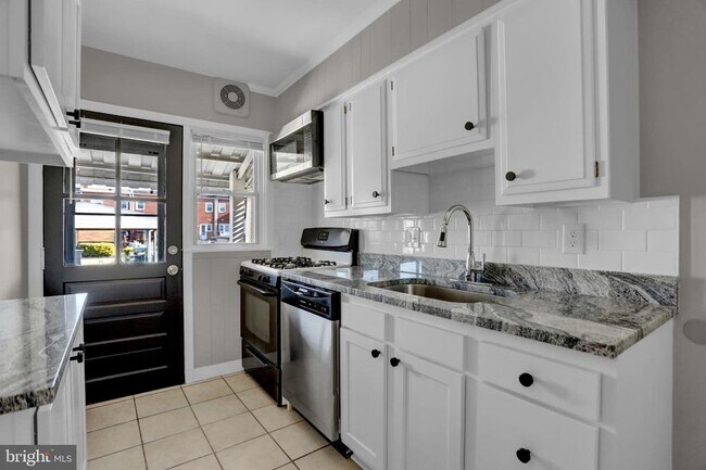 2857 Plainfield Rd in Dundalk, MD - Building Photo - Building Photo