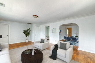 706 W Saginaw St in Lansing, MI - Building Photo - Building Photo