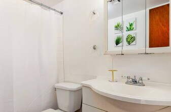 1225 N Belvedere Ave in Tucson, AZ - Building Photo - Building Photo