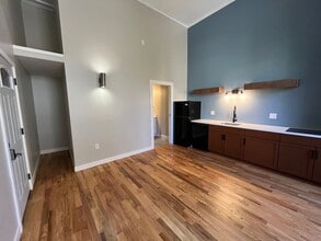 154 N Topeka St in Wichita, KS - Foto de edificio - Building Photo