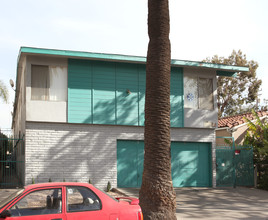 Rose Avenue Apartments in Long Beach, CA - Building Photo - Building Photo