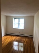 109 Babcock St, Unit 3 in Brookline, MA - Foto de edificio - Building Photo