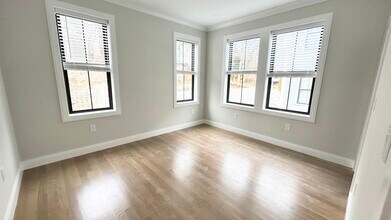 283 Lamartine St, Unit 2 in Boston, MA - Foto de edificio - Building Photo