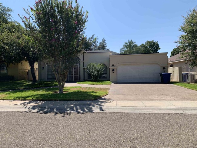 2407 Williams Ct in Laredo, TX - Building Photo - Building Photo