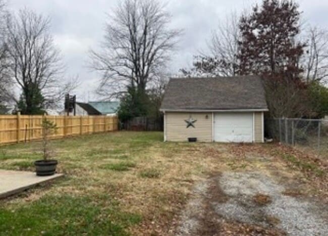 217 Shearin Ave in Danville, KY - Building Photo - Building Photo