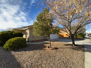 5756 Carmen Rd NW in Albuquerque, NM - Building Photo - Building Photo