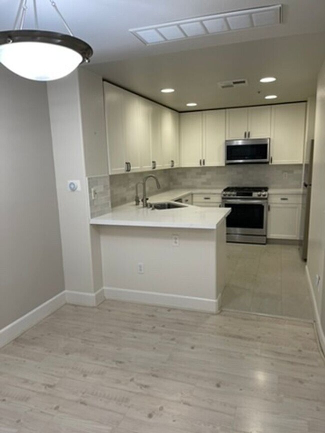 20488 Stevens Creek Blvd in Cupertino, CA - Building Photo - Building Photo