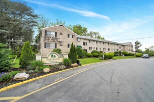 Green Forest Apartments