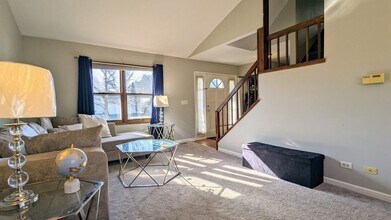 1401 Knoll Dr in Naperville, IL - Building Photo - Building Photo