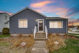 303 N Harvey St in Griffith, IN - Building Photo