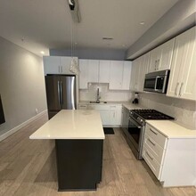 711 15th St NE, Unit 2 in Washington, DC - Building Photo - Building Photo