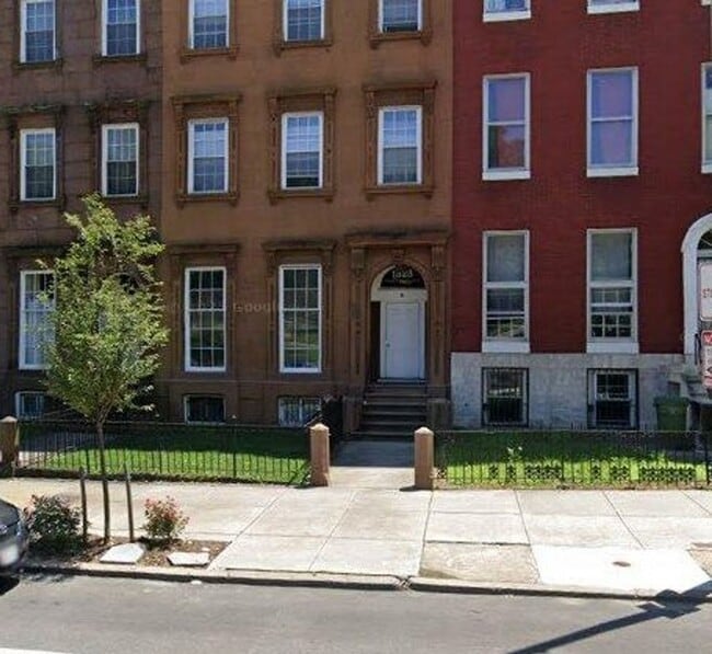 property at 1323 W Fayette St