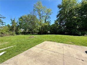 19137 Westwood Dr in Strongsville, OH - Foto de edificio - Building Photo