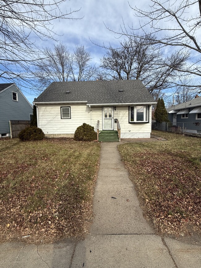 property at 2021 Veterans Dr