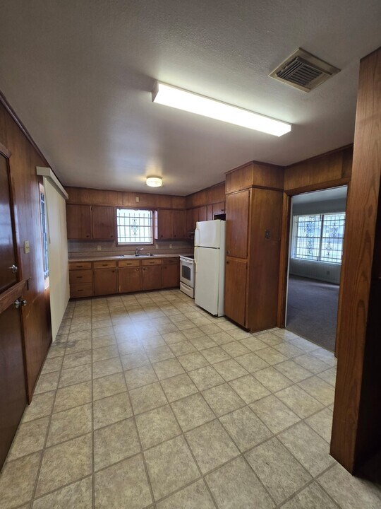 2505 Pecos St in Beaumont, TX - Building Photo