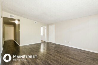 100 Taney Dr in Florissant, MO - Building Photo - Building Photo