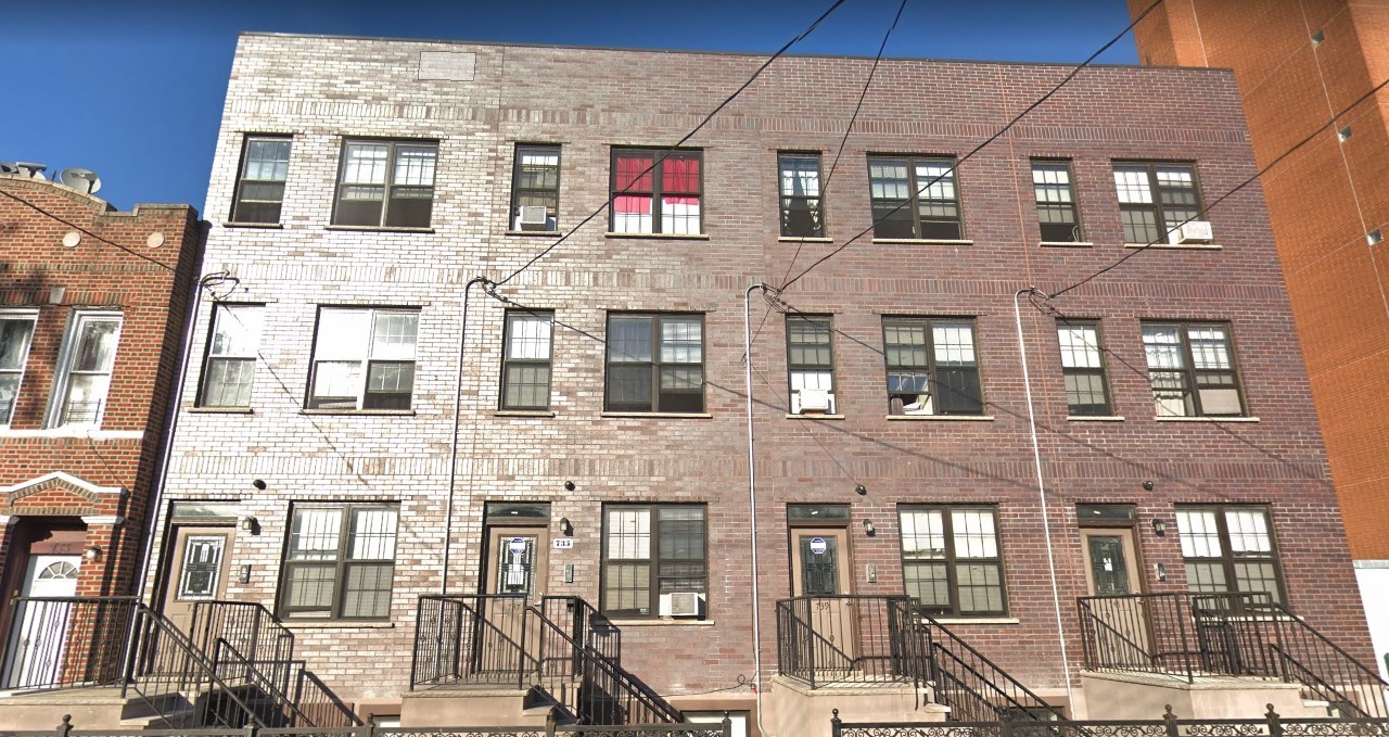 735-741 Hinsdale St in Brooklyn, NY - Foto de edificio