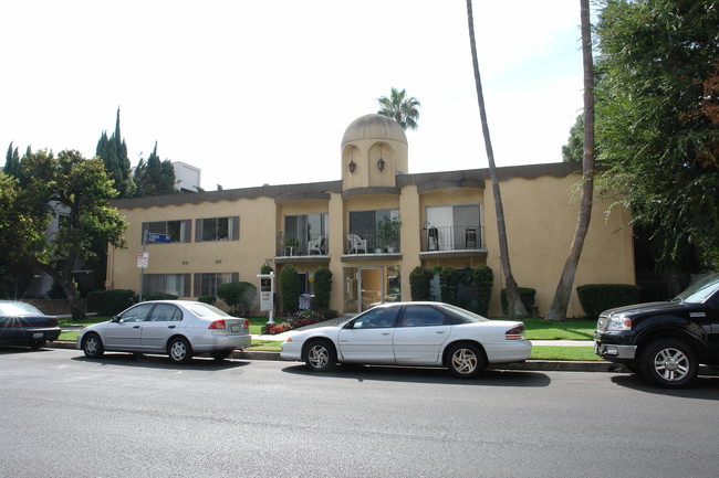 Oasis Gardens in Sherman Oaks, CA - Building Photo - Building Photo