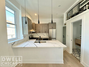 1236 W Hubbard St, Unit 2N in Chicago, IL - Building Photo - Building Photo