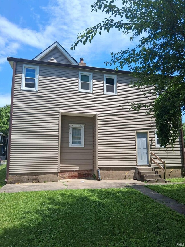 125 E Riverside Dr in Evansville, IN - Building Photo - Building Photo