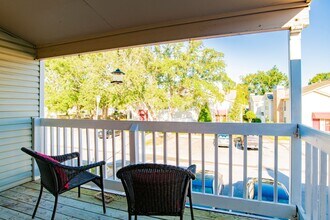 7171 N 9th Ave in Pensacola, FL - Foto de edificio - Building Photo