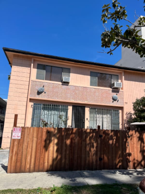 5743 La Mirada Ave
