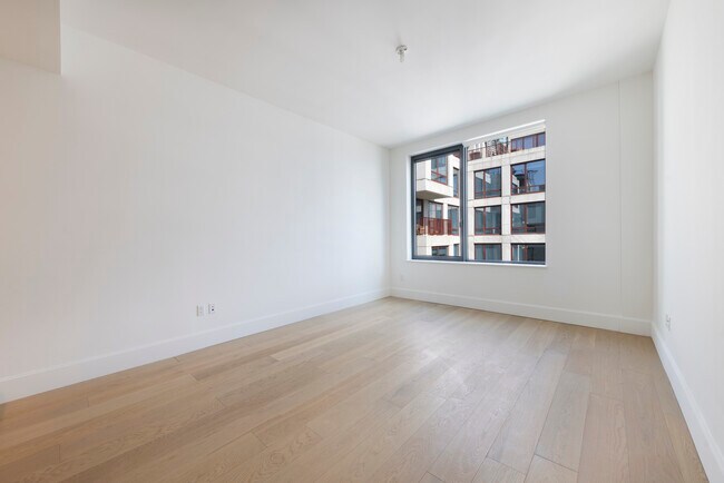 22-18 Jackson Ave-Unit -1005 in Queens, NY - Building Photo - Building Photo