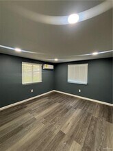 222 S San Pedro St in Edinburg, TX - Building Photo - Building Photo
