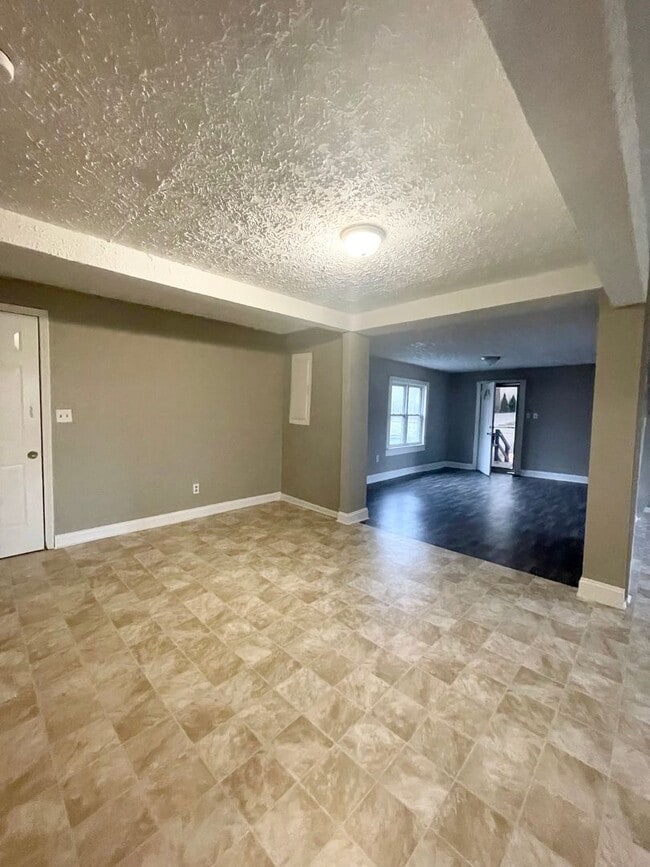 447 W Eastland Ave in Gallatin, TN - Building Photo - Building Photo