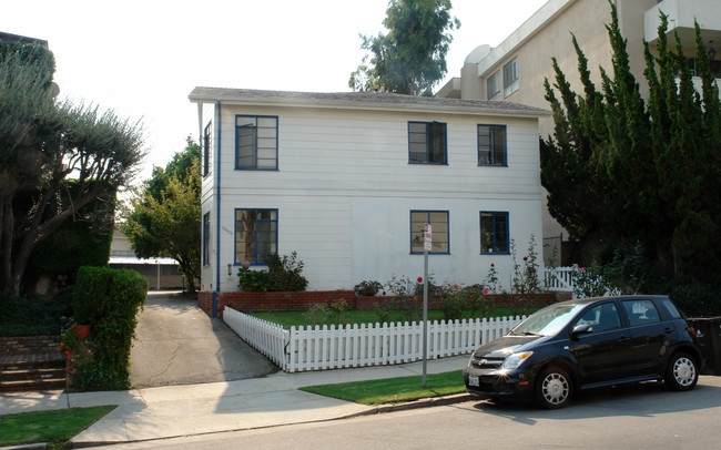 10638 Holman Ave in Los Angeles, CA - Building Photo - Building Photo